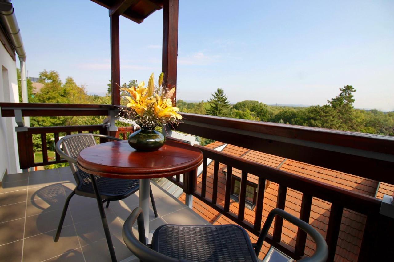 Edenrock Stairs Hotel เลไอน์ฟาลู ภายนอก รูปภาพ